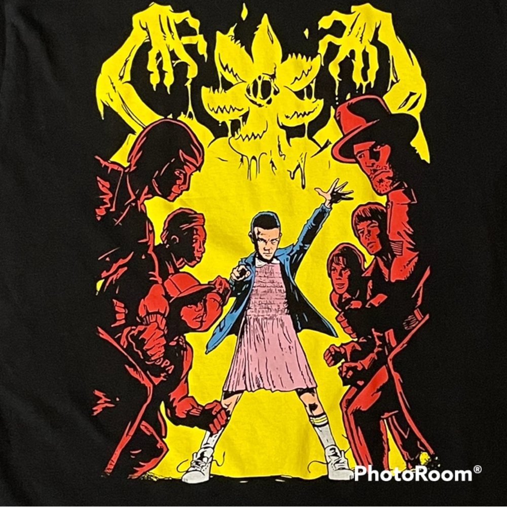 Stranger Things T-shirt Black Size XL
